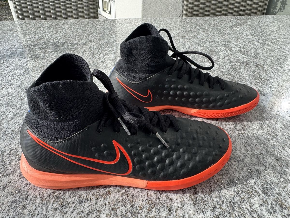 Nike Scarpe per ragazzi: Nike Turnschuhe Macistax Grösse 37,5 – Usato da Hirzel venduto da Marmar88 4