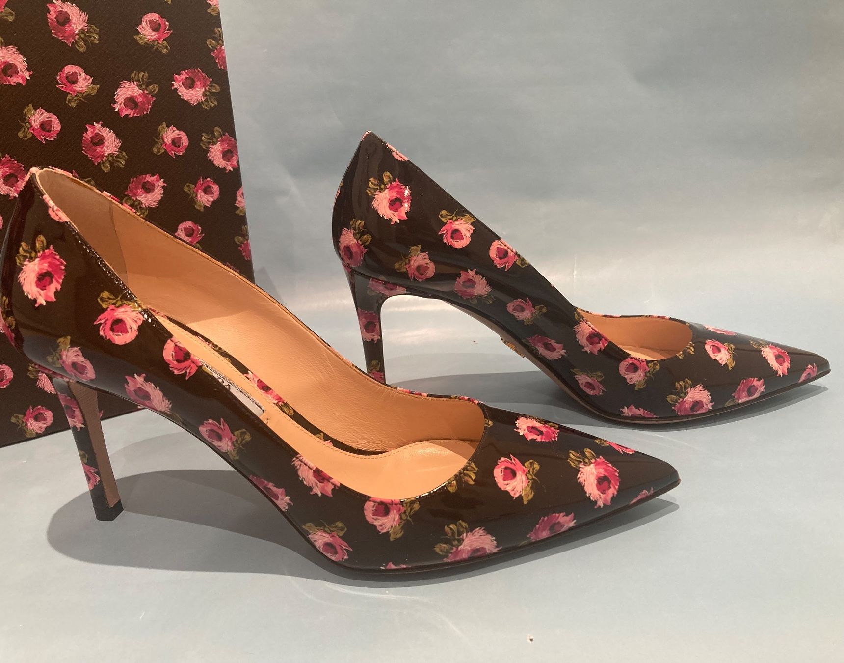 Prada Damenschuhe: Prada 36,5  PELLE DI VERNICE – Gebraucht aus Paradiso von Kayakara