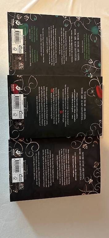 Libri: Trilogie von Amber V. Nicole God&Monsters – Nuovo (secondo la descrizione) da Horw venduto da mic_lf6k 3