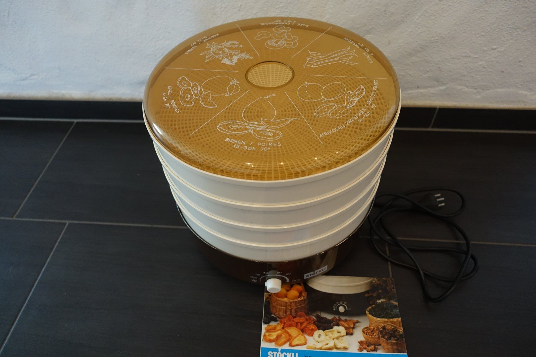 Stöckli Elettrodomestici da cucina: Dörrex Stöckli mit 4 Gitter und Deckel – Usato da Belp venduto da Mazarron58 1