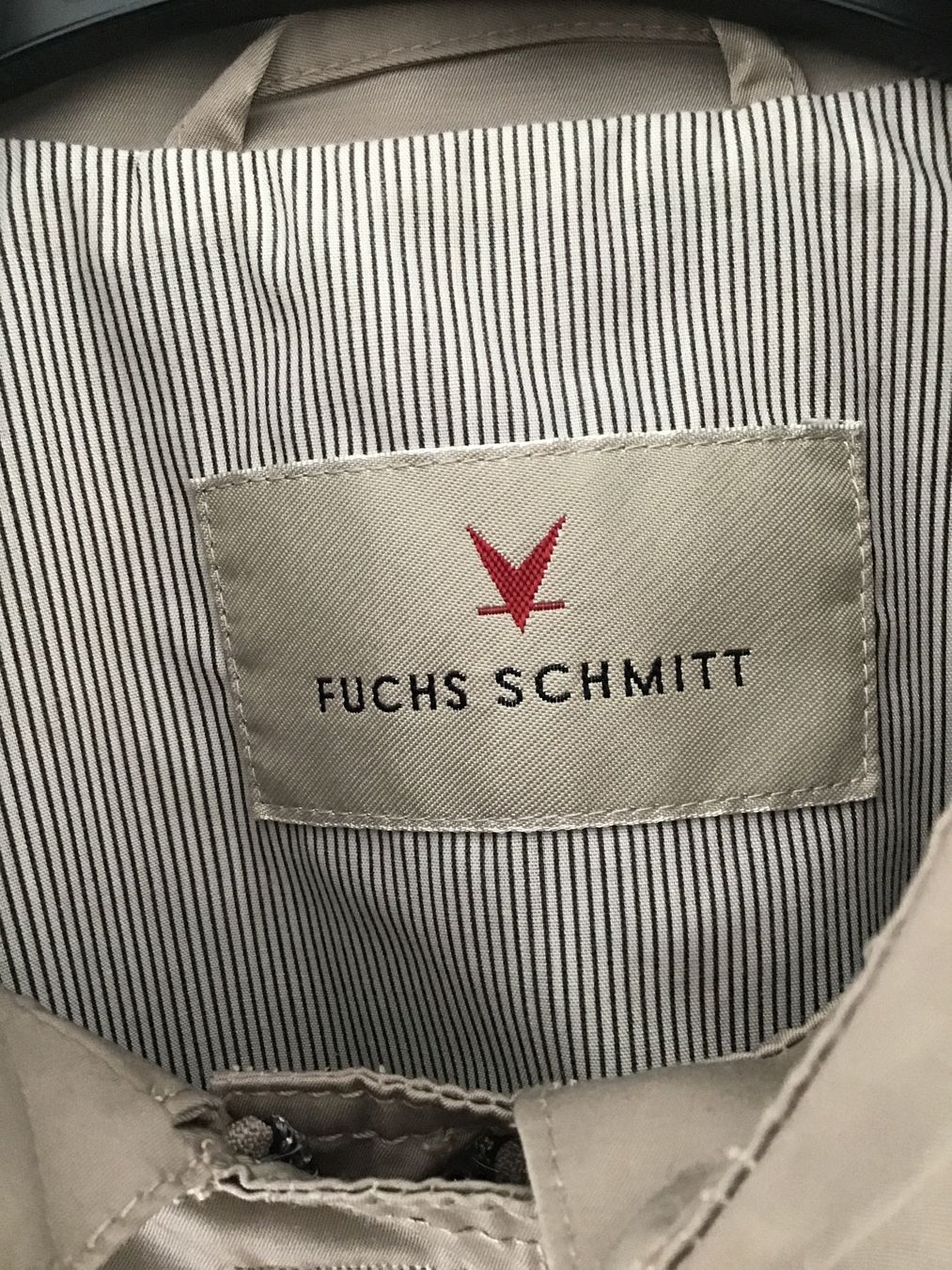 Fuchs Schmitt Cappotti: FUCHS SCHMITT REGENMANTEL KURZ BEIGE GR. 36 – Usato da Glattfelden venduto da ire_w6h2 1