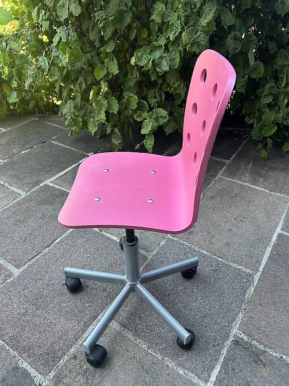 Ikea Stühle: Drehstuhl rosa mit Rollen – Gebraucht aus Langnau am Albis von Nechi