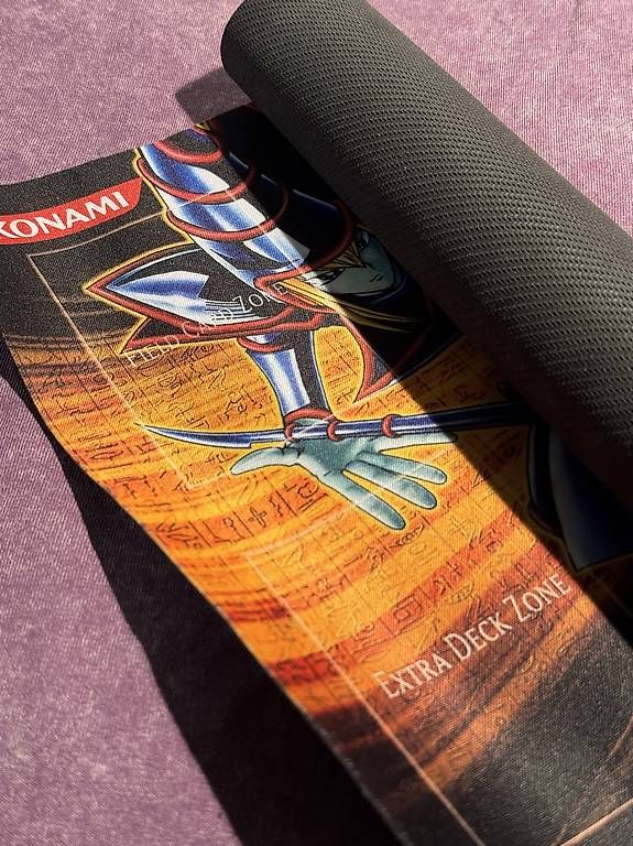 Cartes: Original Yu-Gi-Oh Playing Mat, Brand Konami  – D'occasion à Baden par laurent2025 2