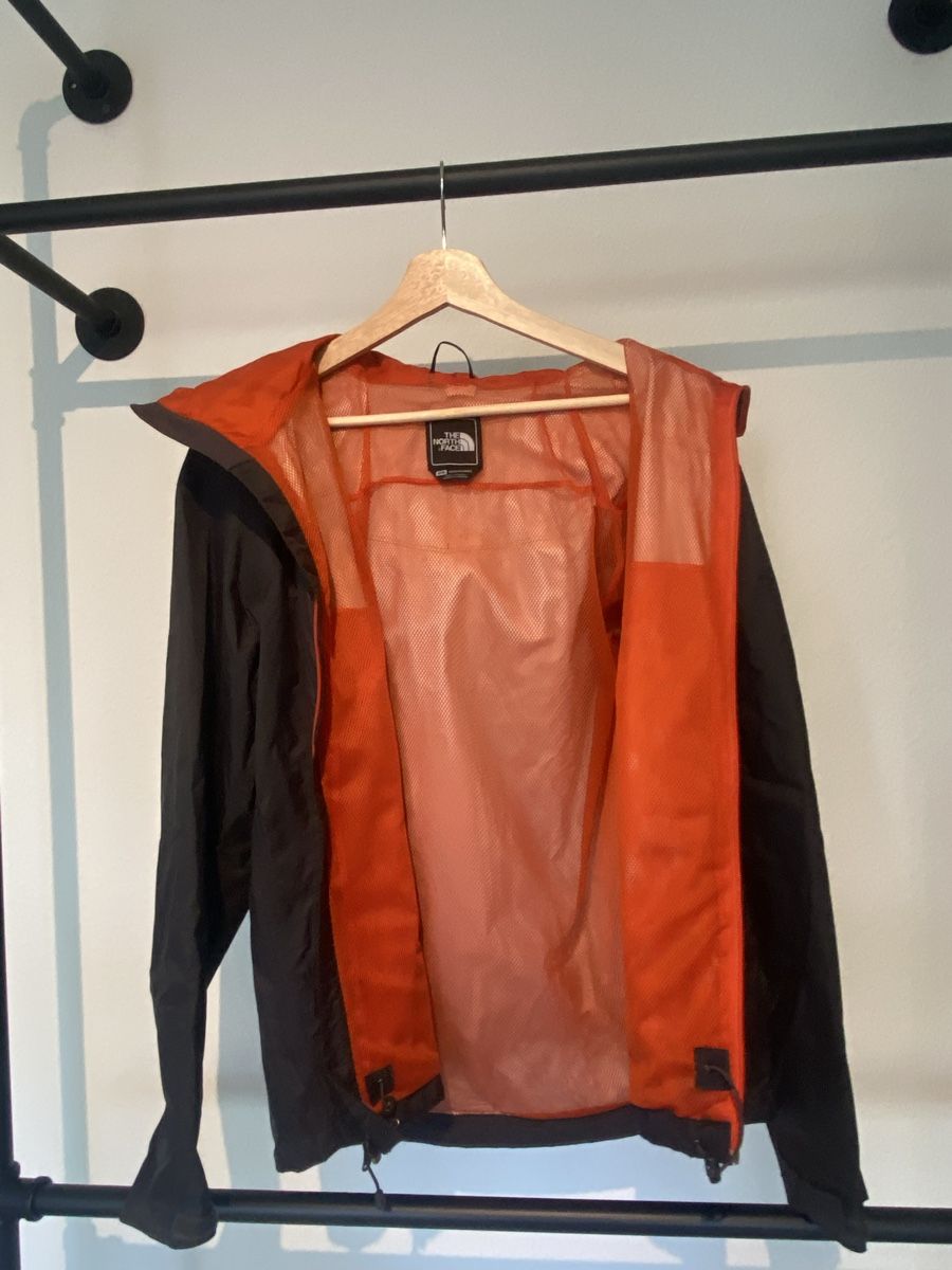 North Face Giacche: North Face Regenjacke – Usato da Basel venduto da celinefille 1