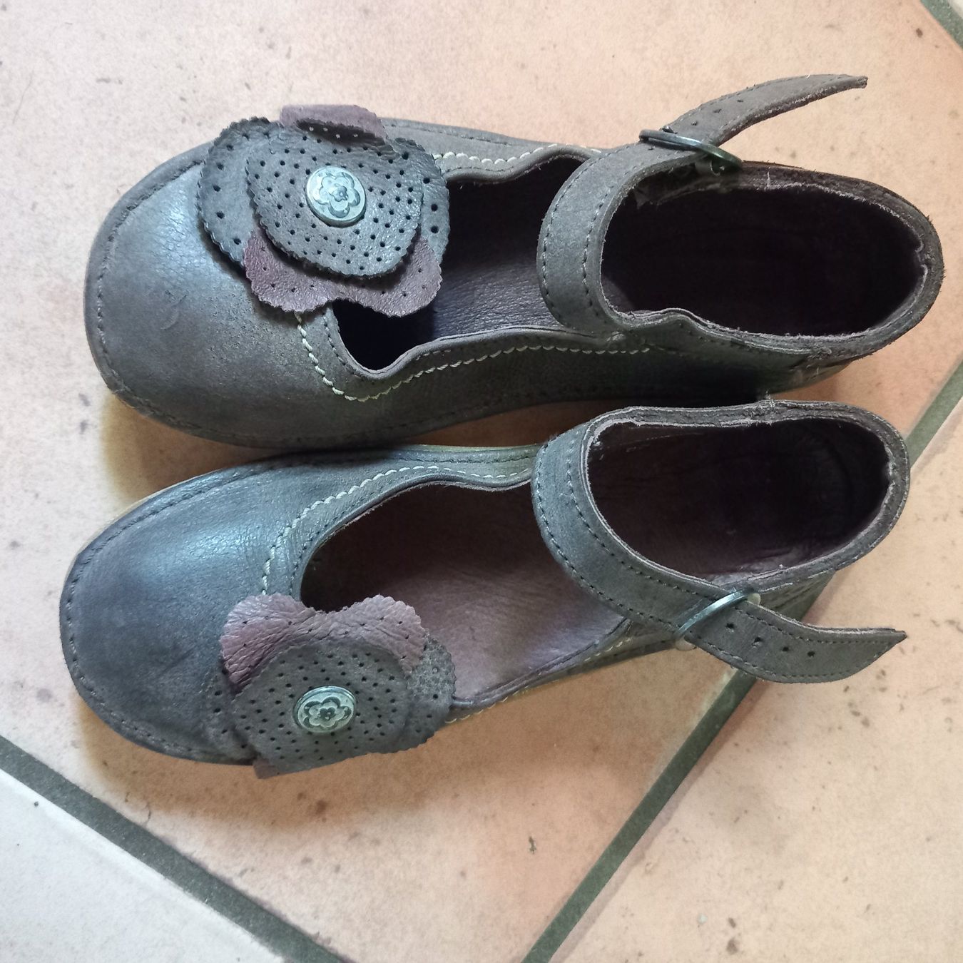 Kickers Schuhe für Mädchen: Ballerines Kickers 33 – Gebraucht aus Courrendlin von tititchoun