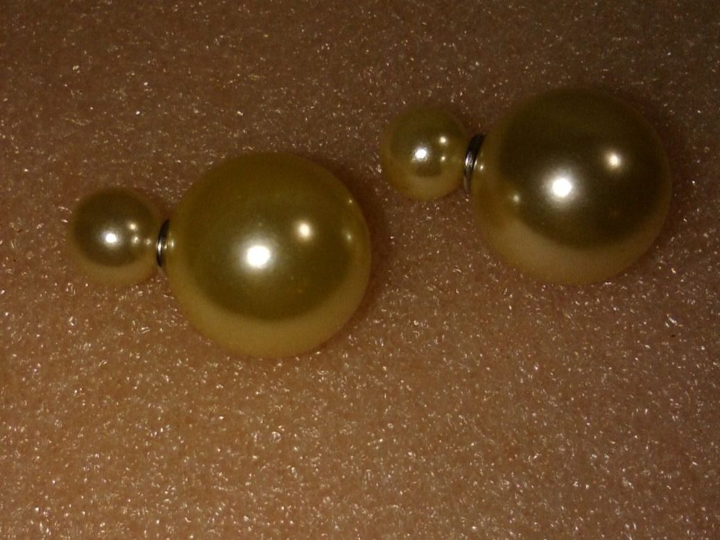 Boucles d'oreille: OHRRINGE MODESCHMUCK,,WEISS FARBE,,RUND FORM – Neuf (Voir description) à Basel par bijoutrie_4 4