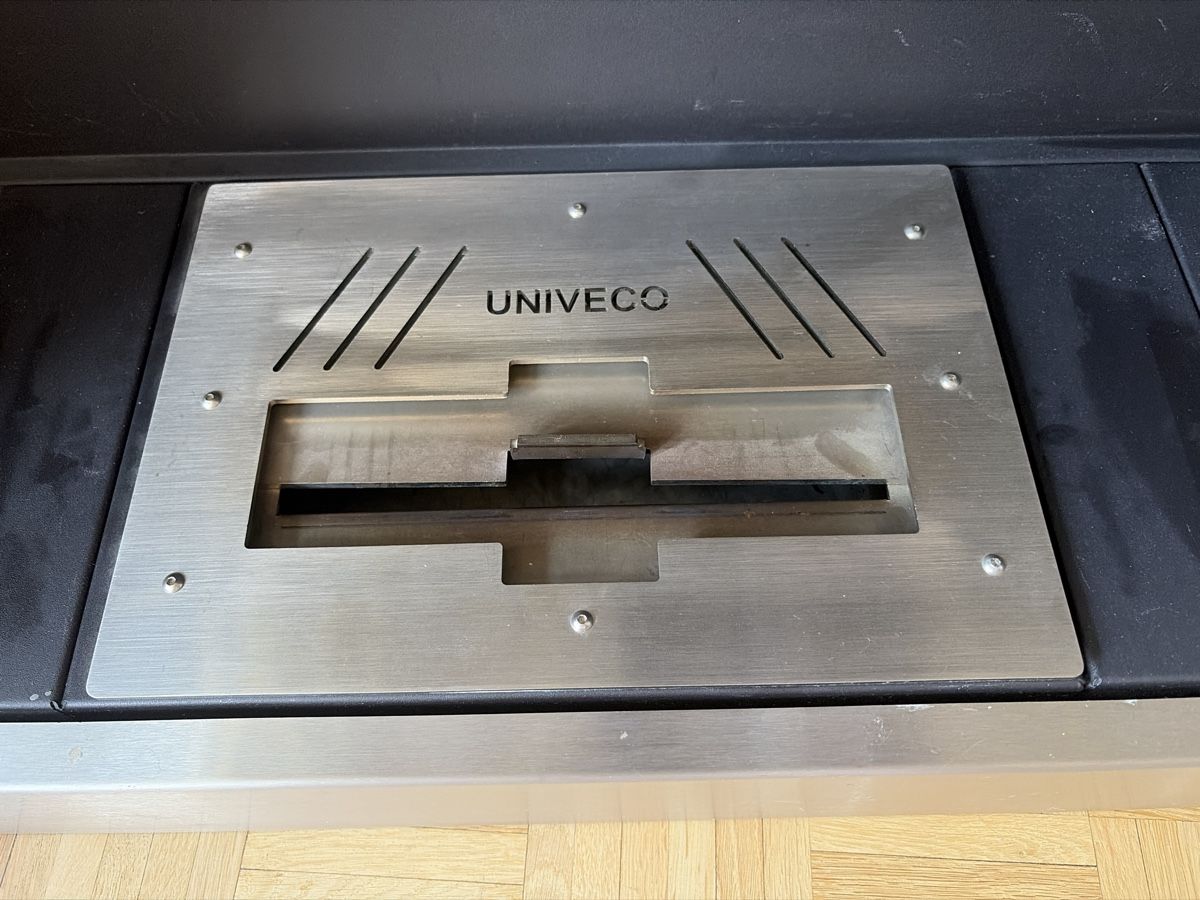 Camini: Cheminée UNIVECO acier inoxydable bruleur ethanol – Usato da Carouge GE venduto da Maluy_18 1