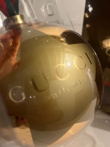 Toutes les décorations: Gucci Weihnachtskugel original Verpackt – Neuf avec emballage d'origine à Altbüron par Februar26 5