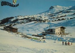 OBERSAXEN Skilift Skischule Parkplatz - Auto
