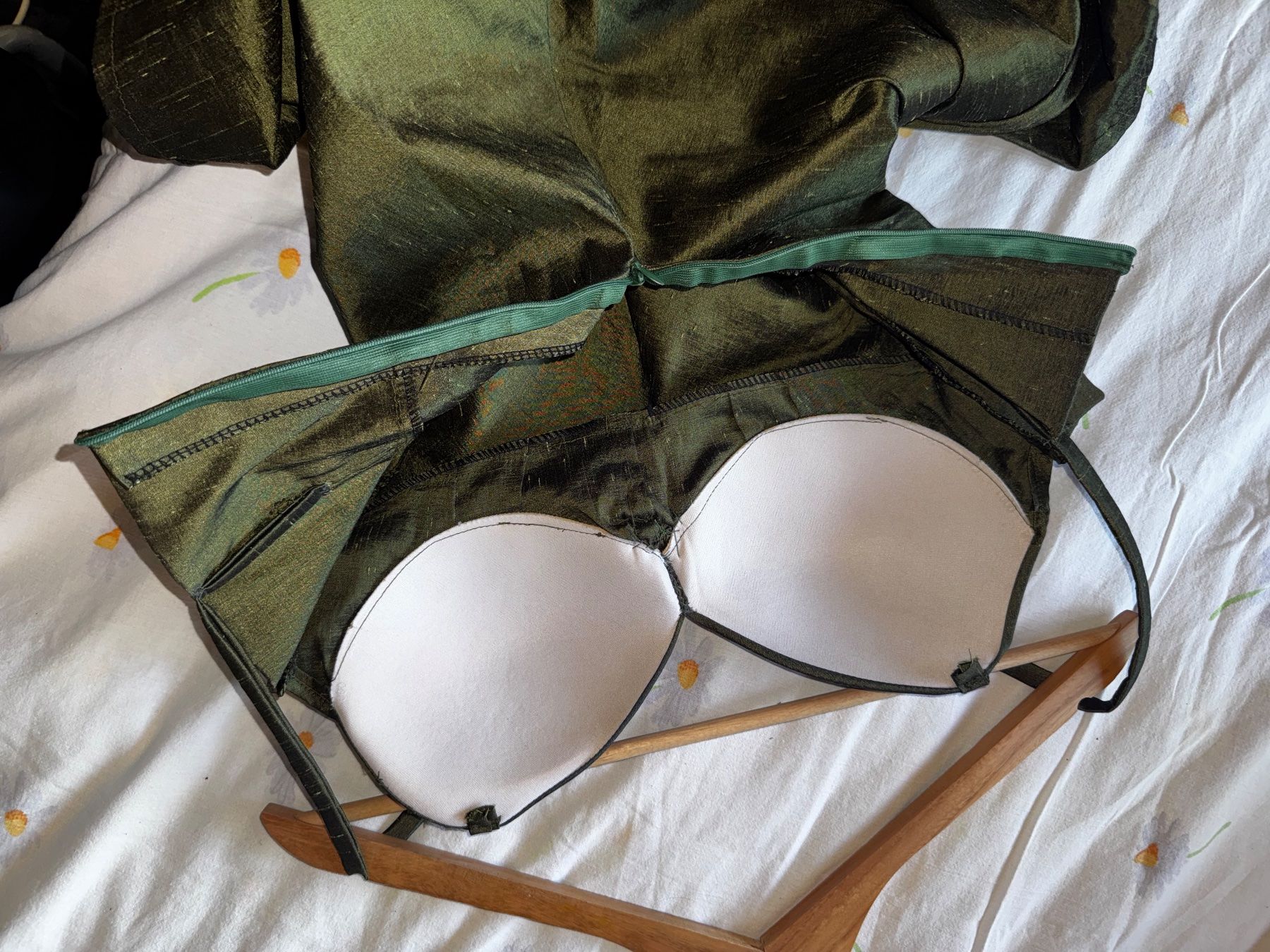 Kleider: Robe de soirée verte taille M – Gebraucht aus Ovronnaz von Etagne68 6