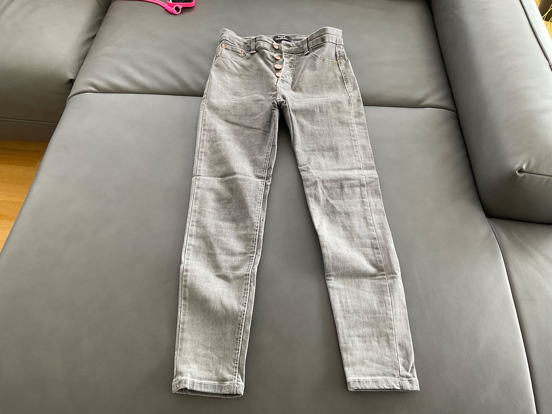 Bershka Jeans: Jeans grau – Gebraucht aus Horw von Benny017