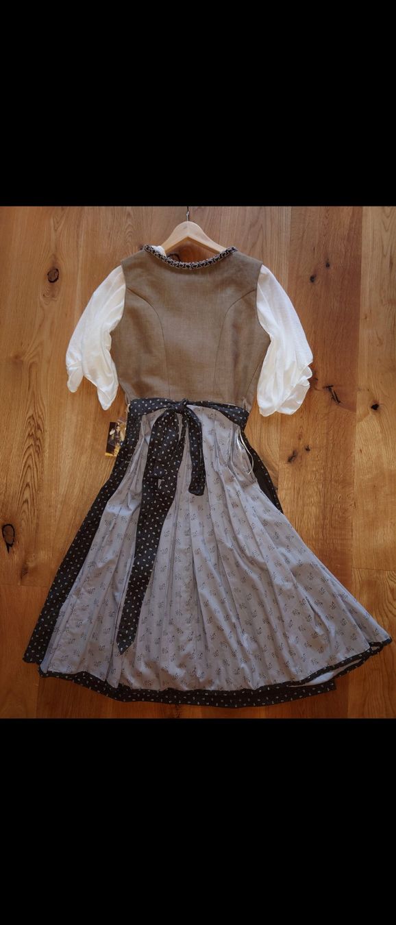 Vestiti: Almsach Dirndl neu Gr. 42 – Nuovo e nell'imballaggio originale da Luzern venduto da yezariael7 3