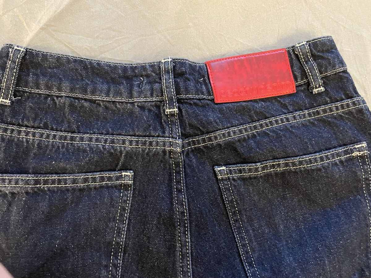 Jeans: Dunkle straight Jeans Peachy Den – Usato da Zürich venduto da pau_kbr6 3