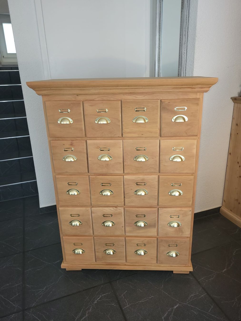 Cassettiere: Kommode/Schubladenstock aus Hartholz – Usato da Hofstetten SO venduto da famburgert 2