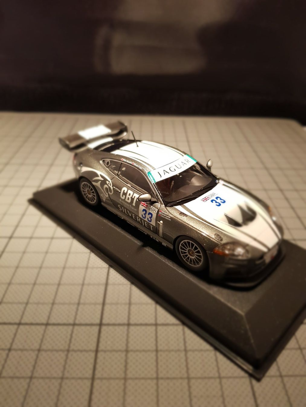 Jaguar Modellini d'auto: Jaguar XKR GT3 championship 2008 – Nuovo e nell'imballaggio originale da Chézard-St-Martin venduto da AlPat-Collections