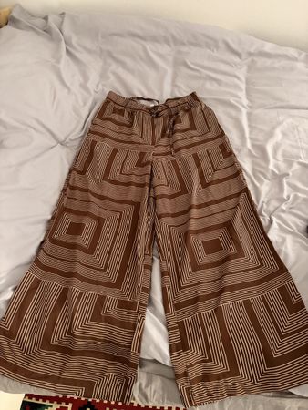 H&M Stoffhose braun mit Muster Grösse L guter Zustand