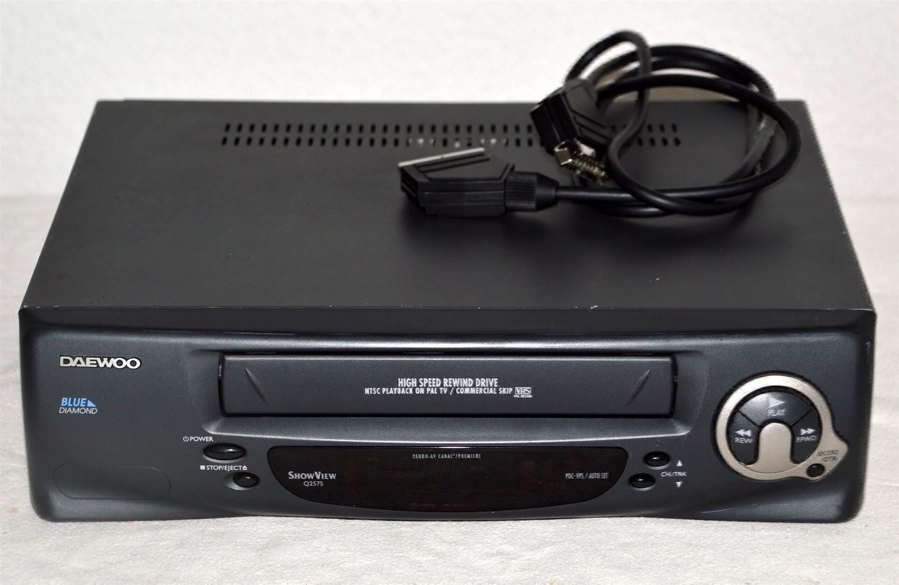 Registratori: Videorecorder VHS  Daewoo Q257S magnétoscope – Usato da Collonges venduto da arashee