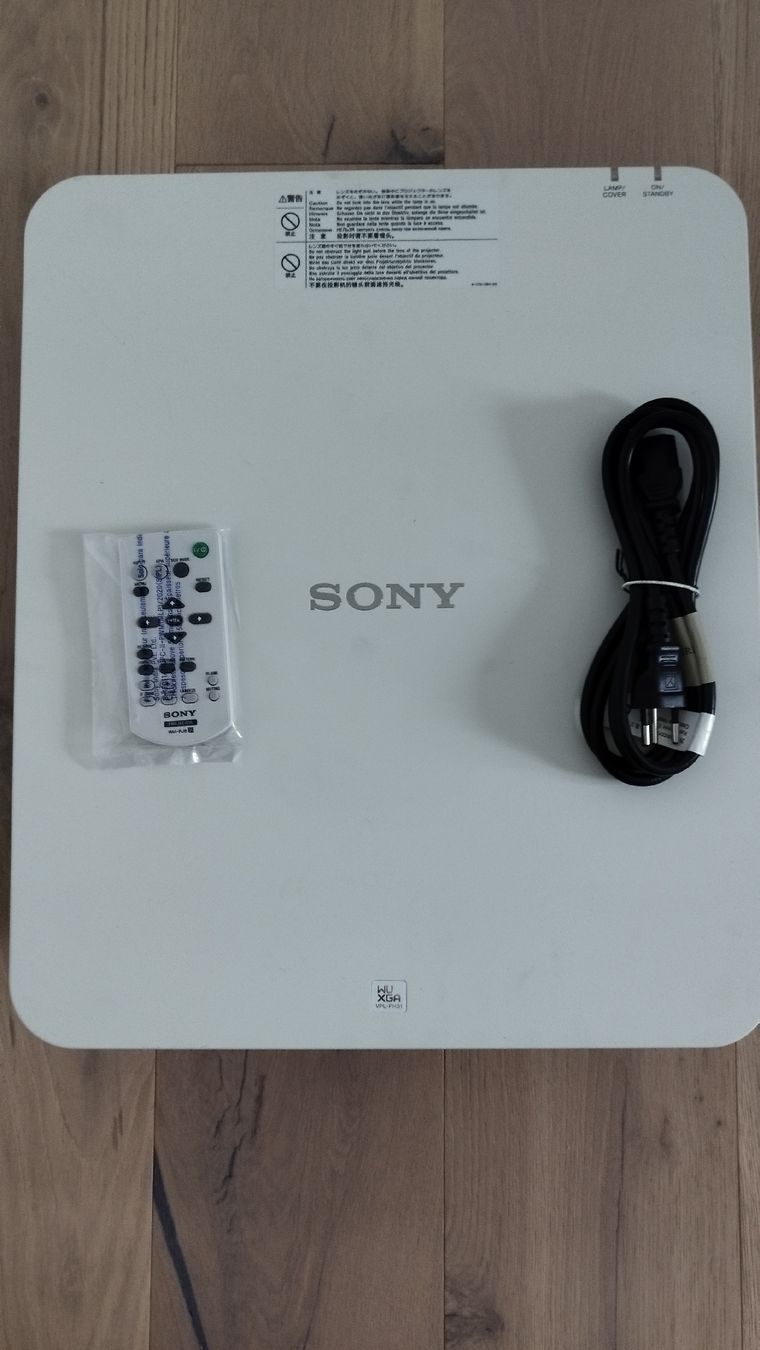 Sony Vidéoprojecteurs: Beamer Sehr Hell Full HD HDMI – D'occasion à Ruswil par Drill6017 1