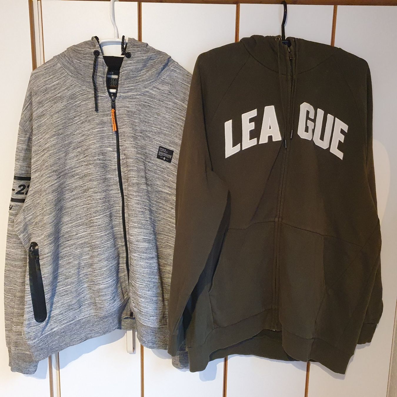 Maglioni & Felpe: Zwei Hoodie – Usato da Trimbach venduto da Empire04