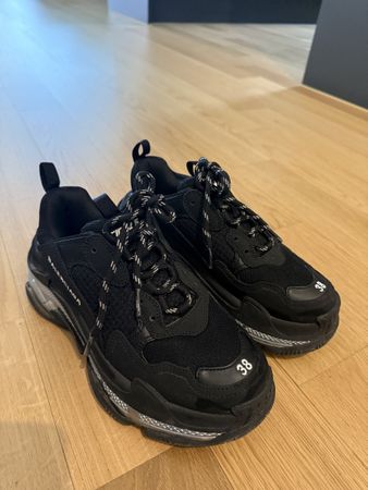 Balenciaga Triple S 