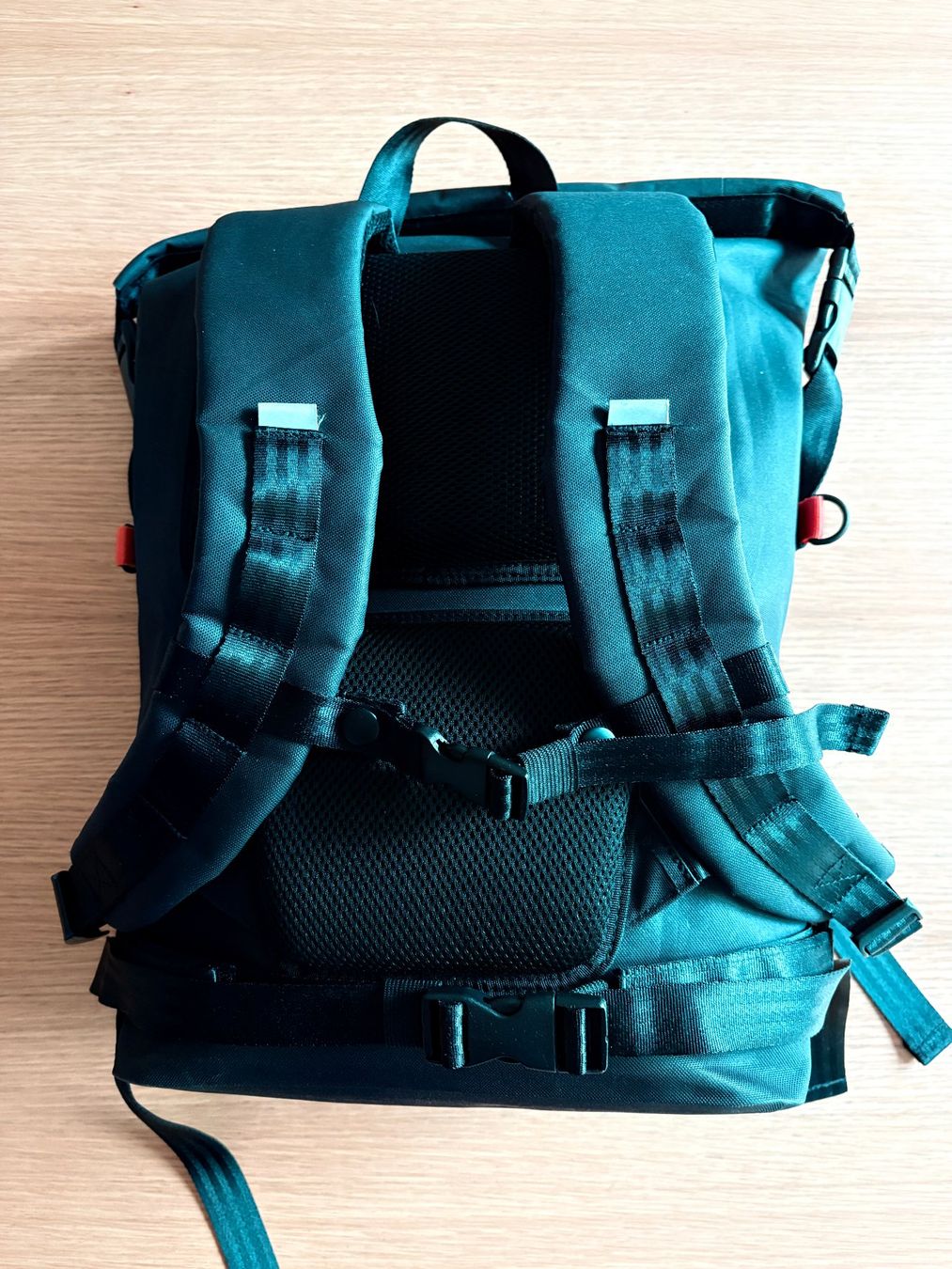 Zaini: IAMRUNBOX 18L, Roll-top Rucksack, wasserdicht, schwarz – Nuovo (secondo la descrizione) da Adligenswil venduto da Johnsepia 1