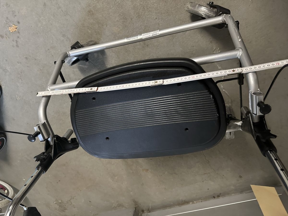 Gehhilfen: Rollator – Neu (gemäss Beschreibung) aus Bützberg von Chisco 2