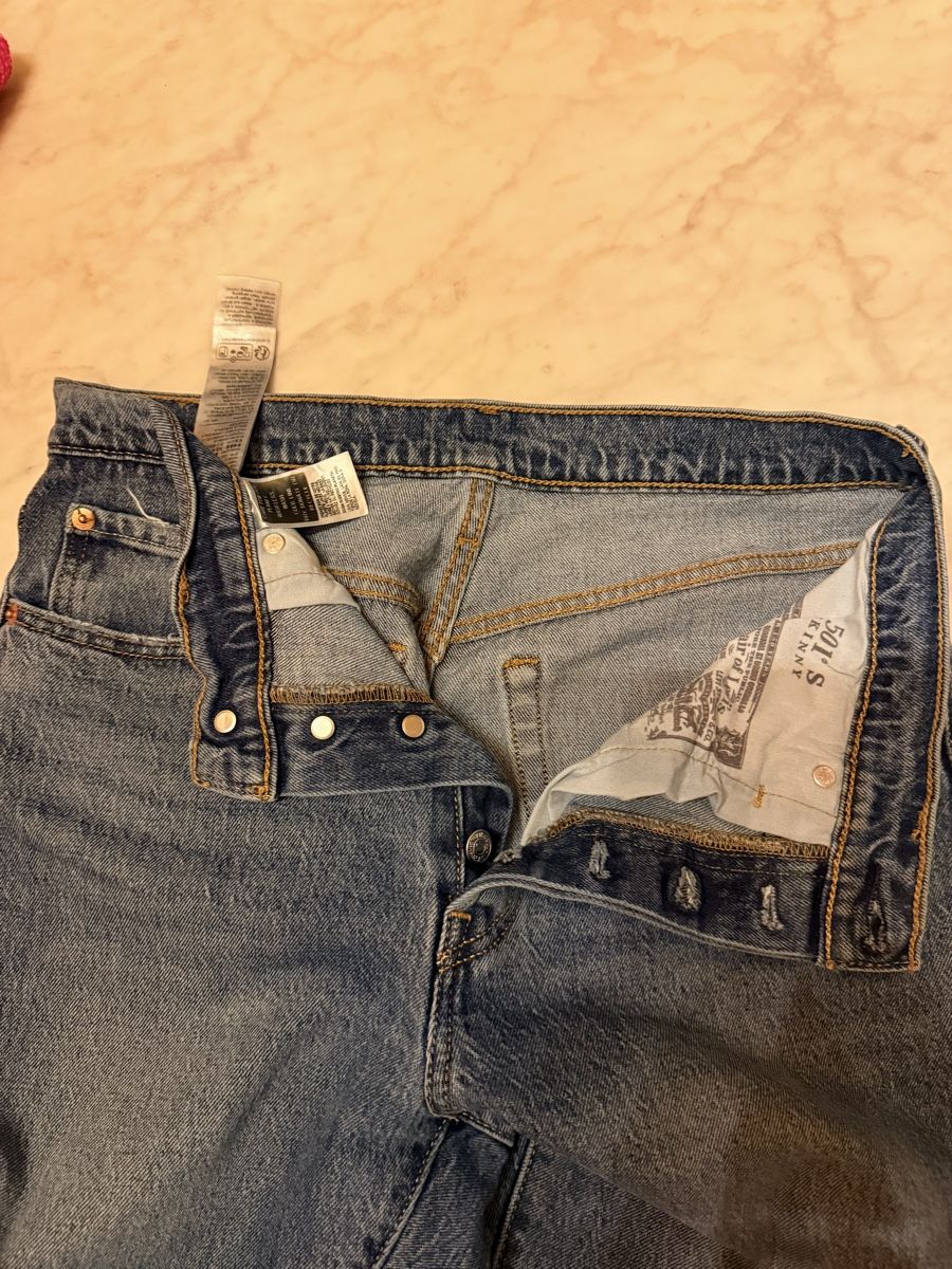 Levi's Jeans: Levis 501 Jeans – Usato da Dürnten venduto da thecloset 2