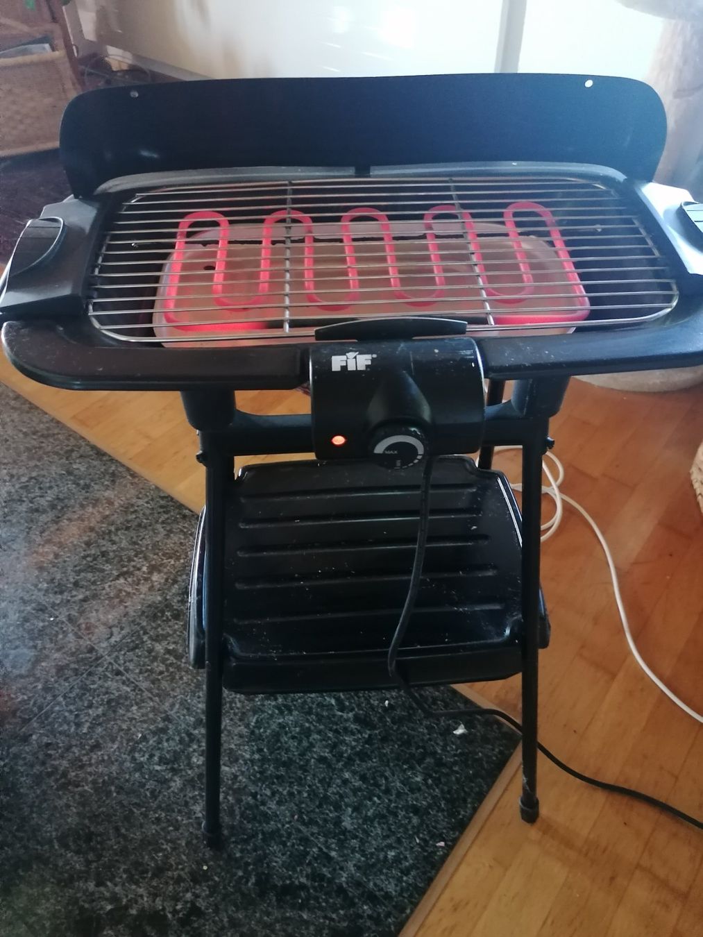 Grils: Top Elektrogrill 2000 Watt – D'occasion à Aeugst am Albis par Stevens4 3