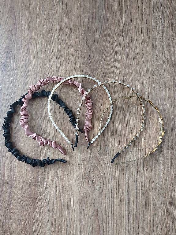 Accessori per capelli: 5 Haarreifen – Usato da St. Gallen venduto da tj19