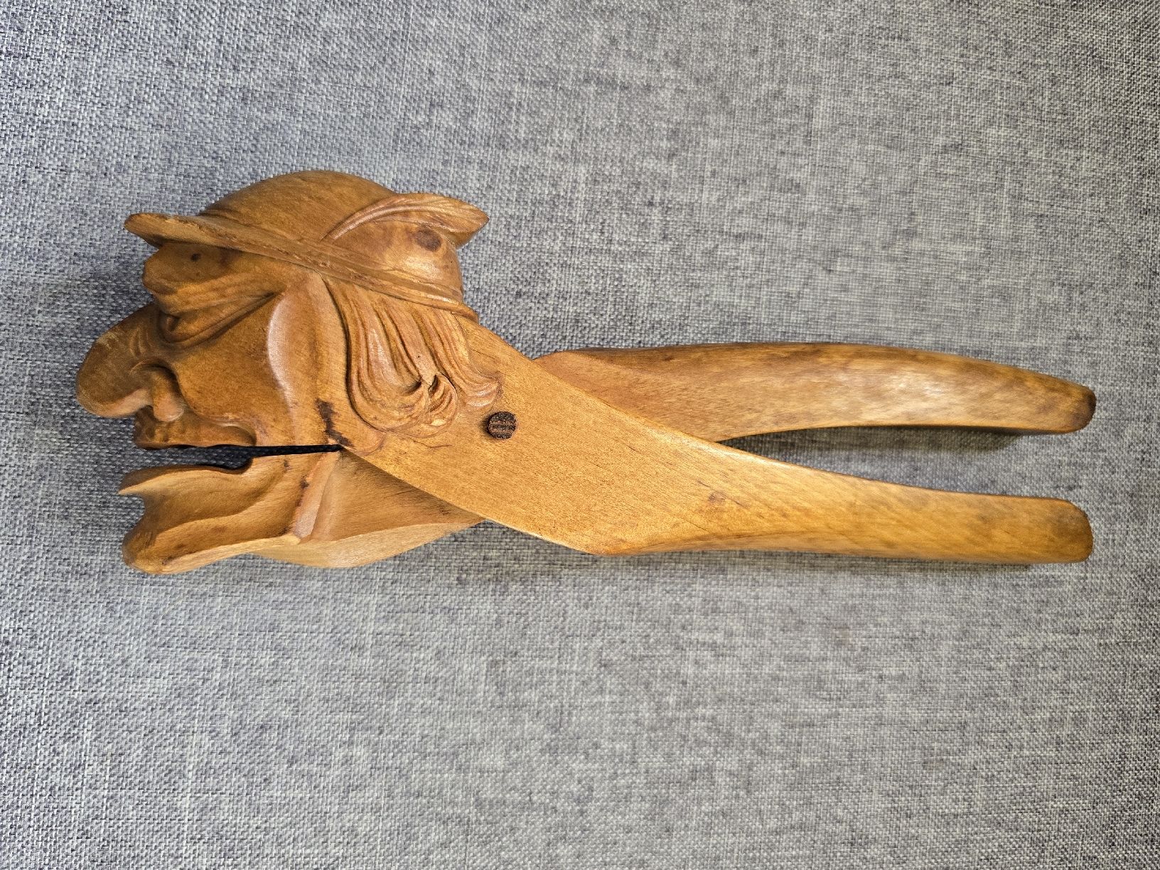 Statuette: Nussknacker Antik Holz handgeschnitzt , Brienzer? – Usato da Basel venduto da ChliiAberOho 1