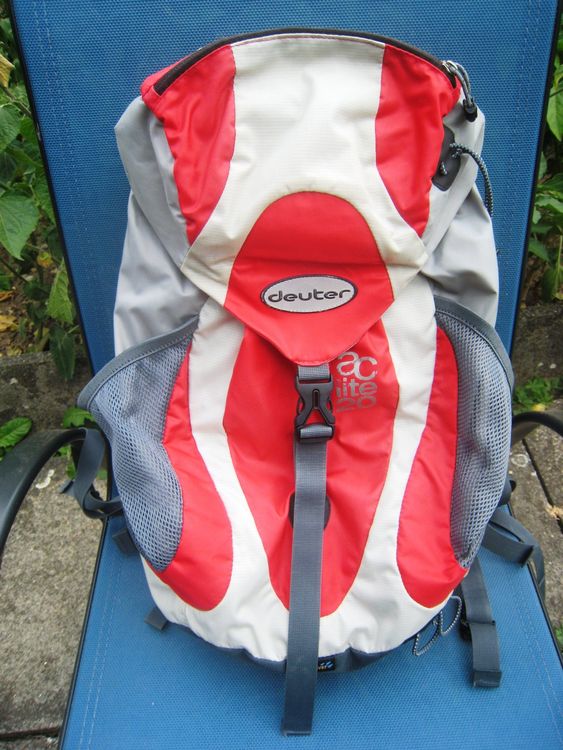 deuter *** Rucksack, ac lite 20, rot, rain cover Kaufen auf Ricardo