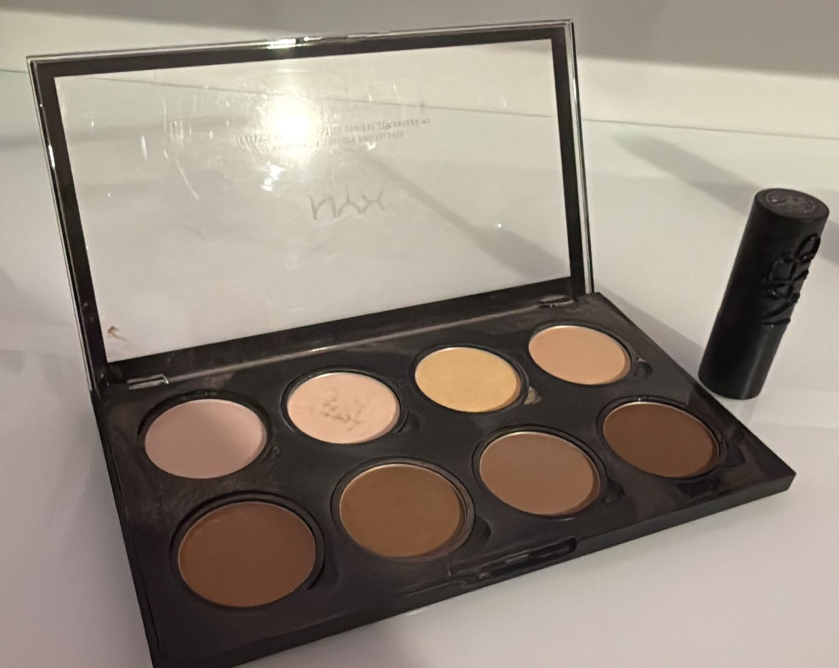 NYX Professional Makeup Maquillage: NYX Palette mit Nars Lippenstift – Neuf (Voir description) à Netstal par Queen37