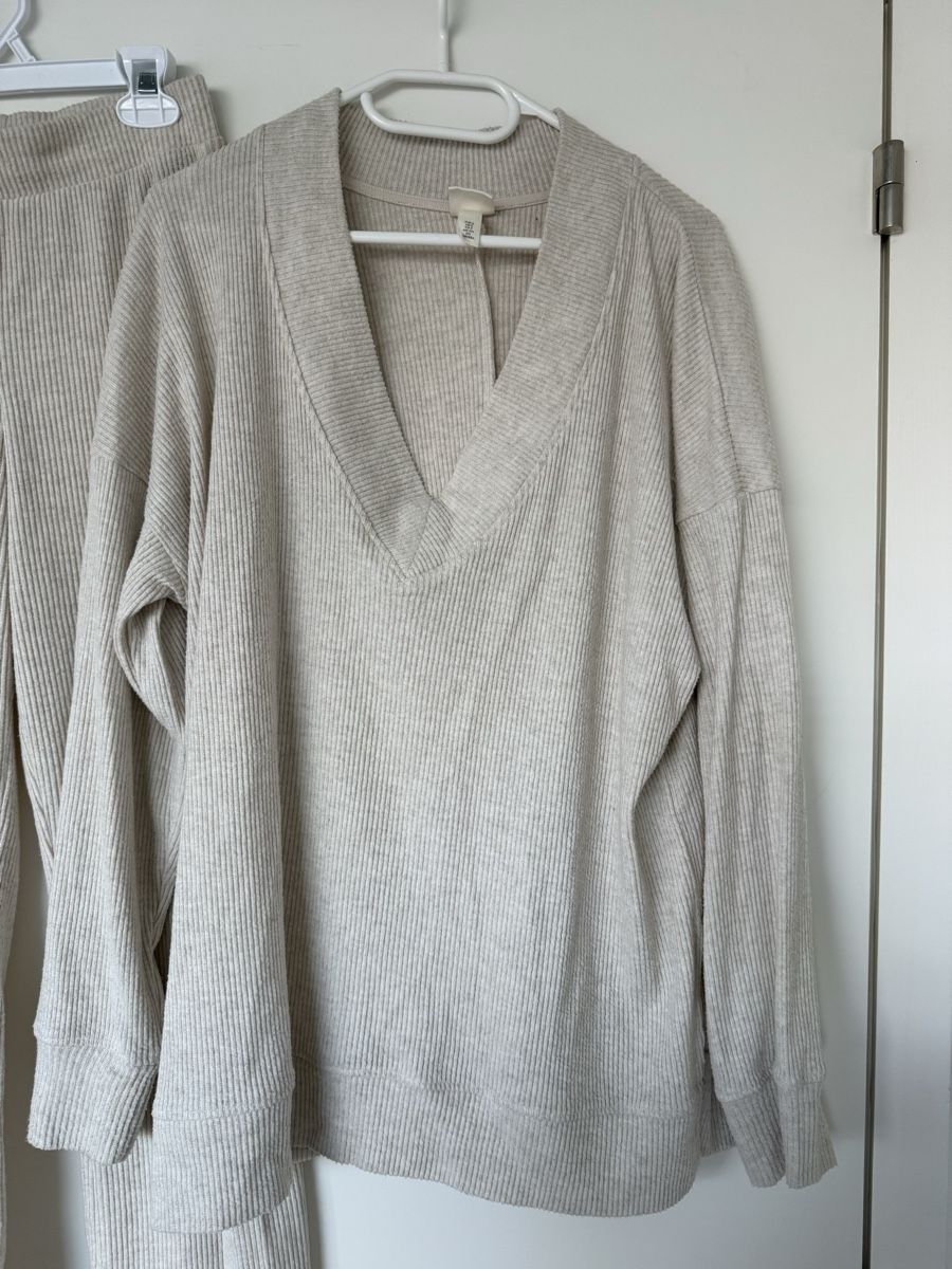 H&M Anzüge & Kostüme: Ensemble cosy – Gebraucht aus Monthey von sen_6ckr 2