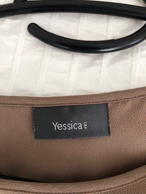 C&A Camicette: Bluse, ärmellos, taupe, Jessica, 42 – Usato da Hünenberg See venduto da dustein 2