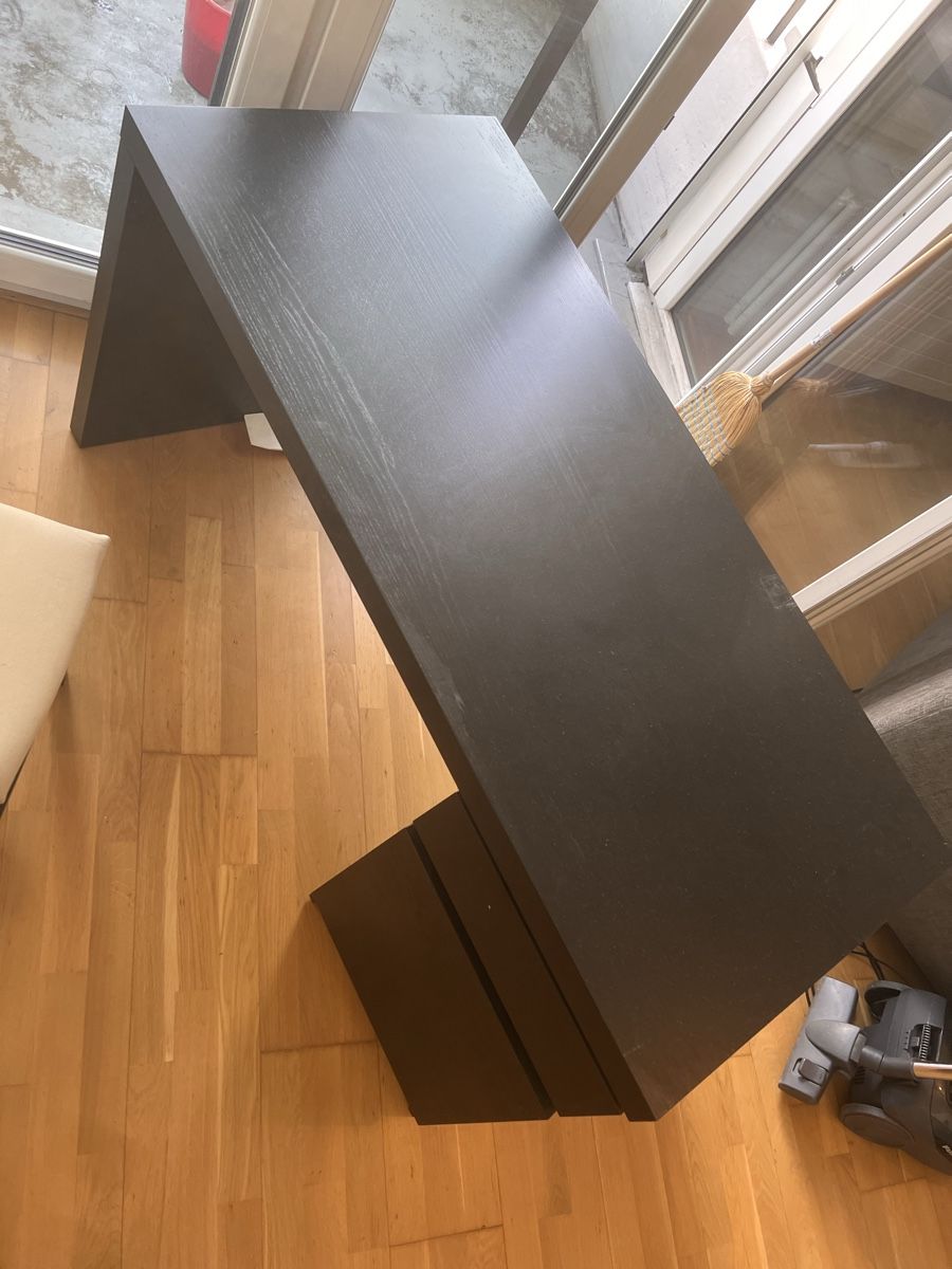 Ikea Tavoli: Schwarzer Tisch mit Kommode grats – Usato da Fruemsen venduto da gruenerhacken.com 1
