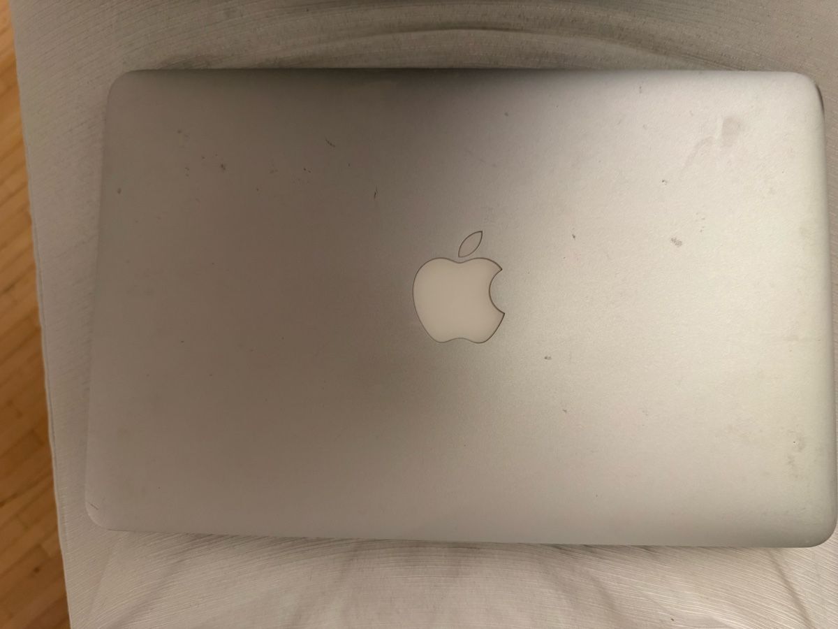 Apple Notebook: MacBook Air 11 Zoll  – Difettoso da Adliswil venduto da Busys 3