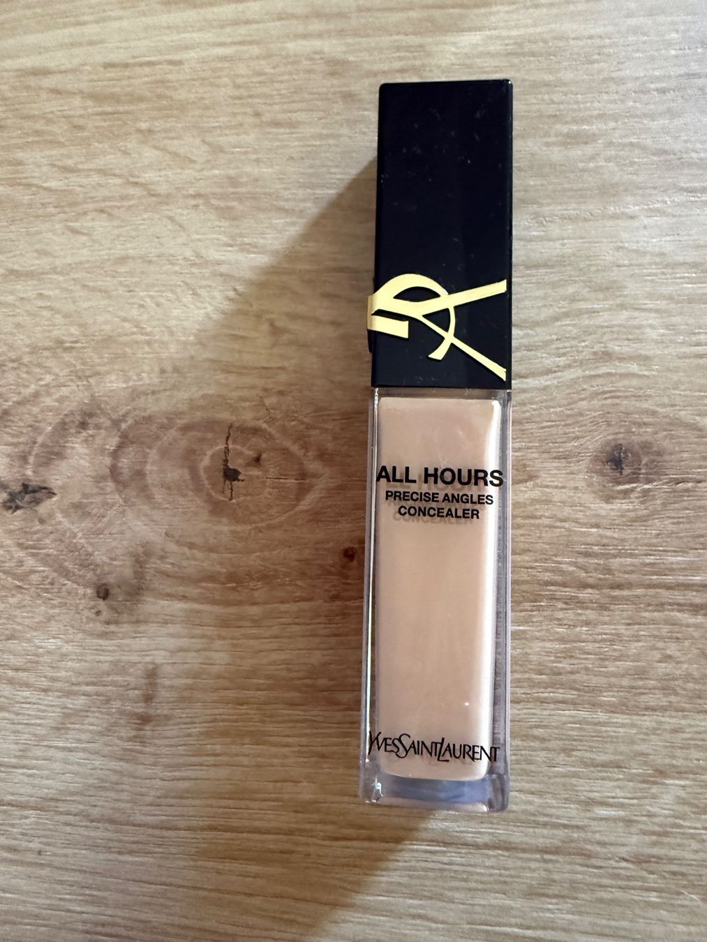 Make-up: YSL All Hours Concelar LW7 – Nuovo (secondo la descrizione) da Willisau venduto da dor_xp9g