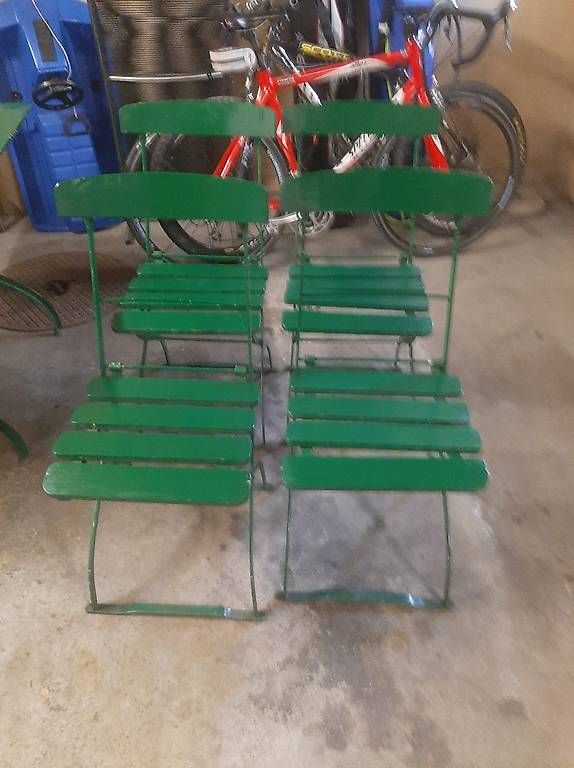 Set de table et chaises: Alter Metall Gartentisch plus 6 passende Stühle – D'occasion à Bern par bubumattiaanina 3
