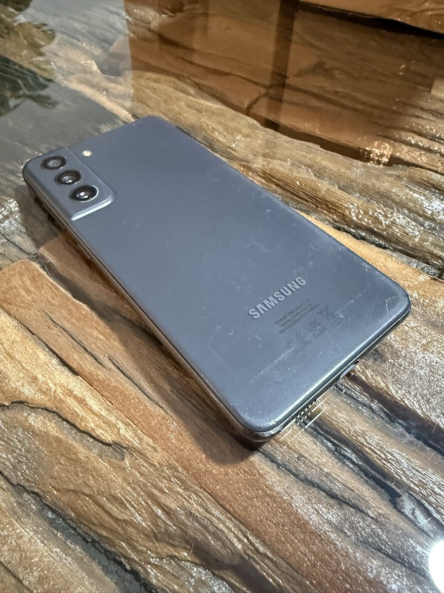 Samsung Portables: Samsung s21 FE 5G – D'occasion à Rothrist par jr_returns 5