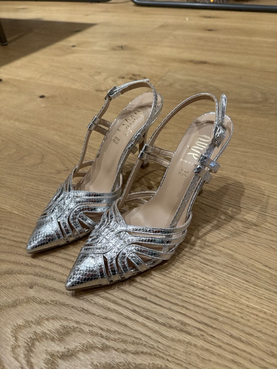 Scarpe da donna: Ovyè Silver Slingback Pumps – Nuovo (secondo la descrizione) da Zürich venduto da alessandra97_