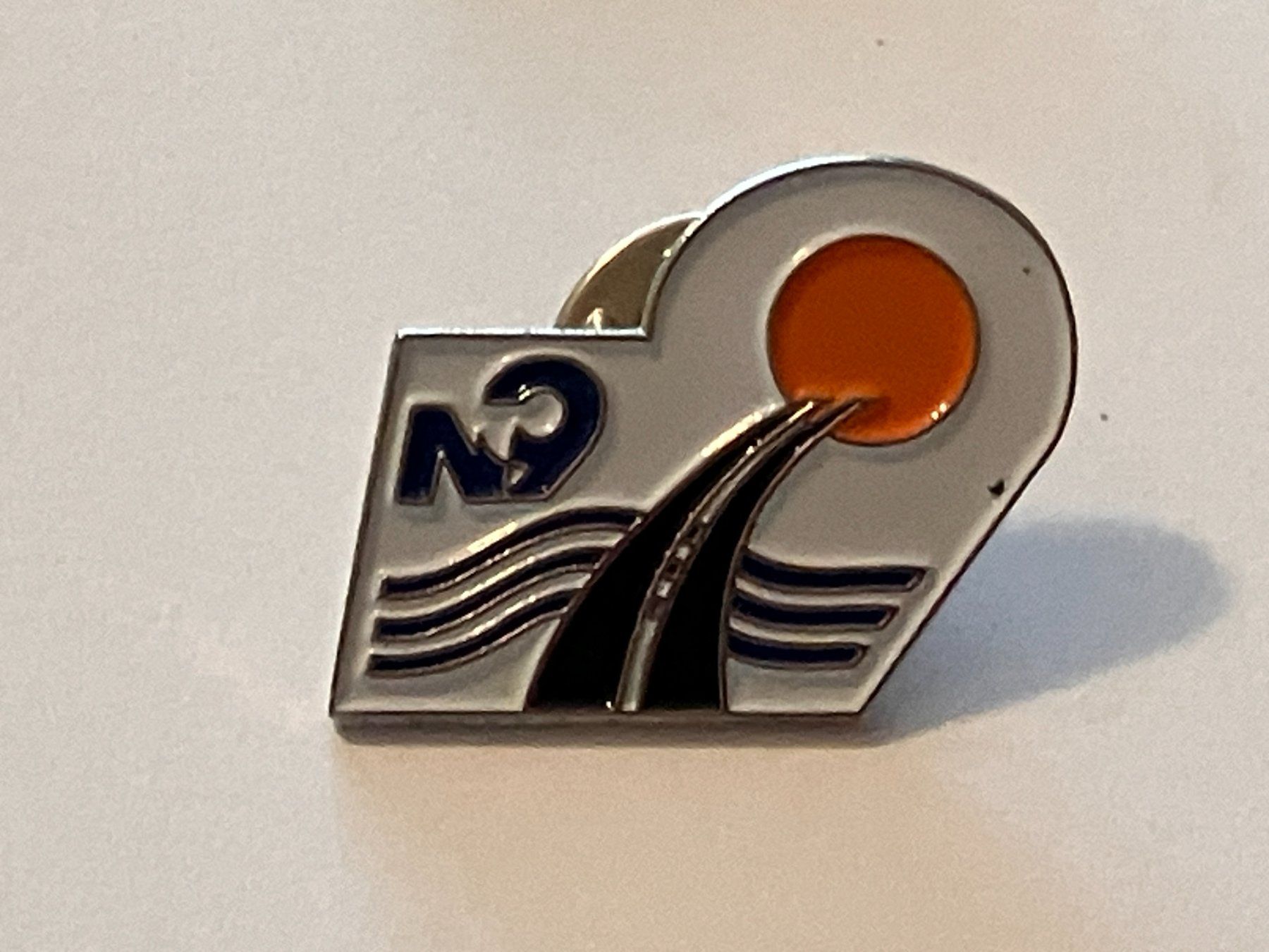 Placchette & Badge: 1 Pin N9 – Usato da Basel venduto da djwwpp