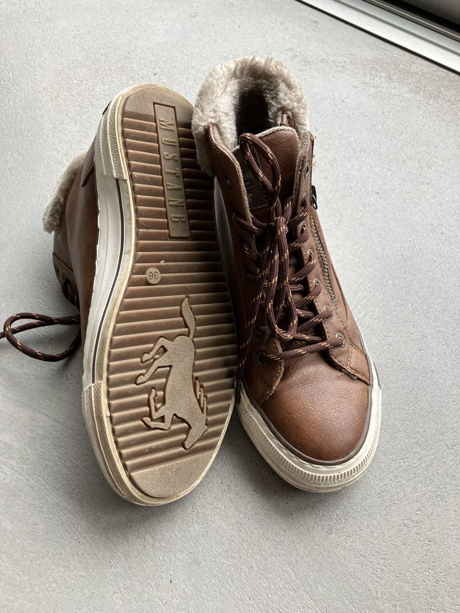 Mustang Damenschuhe: Mustang sniekers – Gebraucht aus Brione s. Minusio von masciab 2