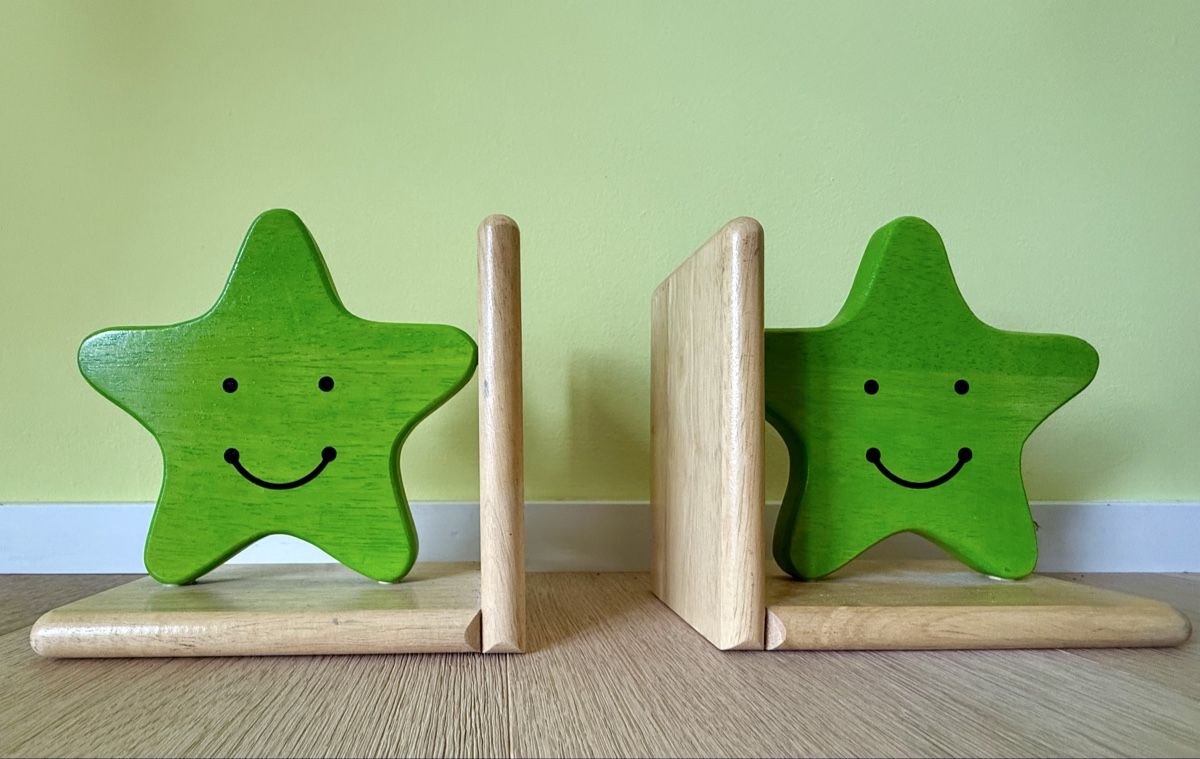 Sonstige Dekorationen & Accessoires: Buchstützen aus Holz – Gebraucht aus Immensee von win_yk2q