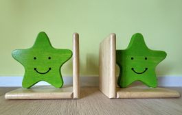 Buchstützen aus Holz