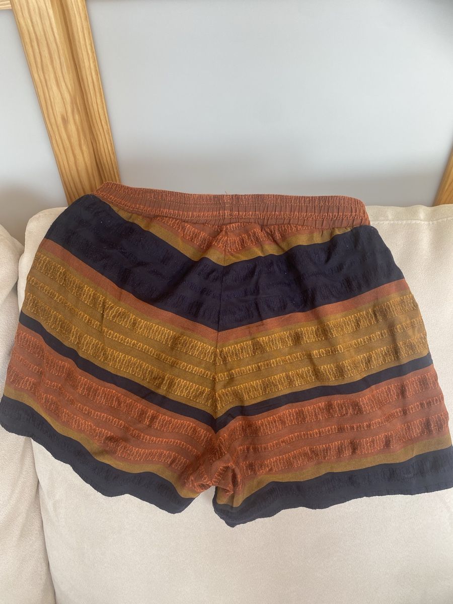 Pantaloni: Magnifique short 34 neuf – Nuovo (secondo la descrizione) da Belmont-sur-Lausanne venduto da chu_vxf5 1