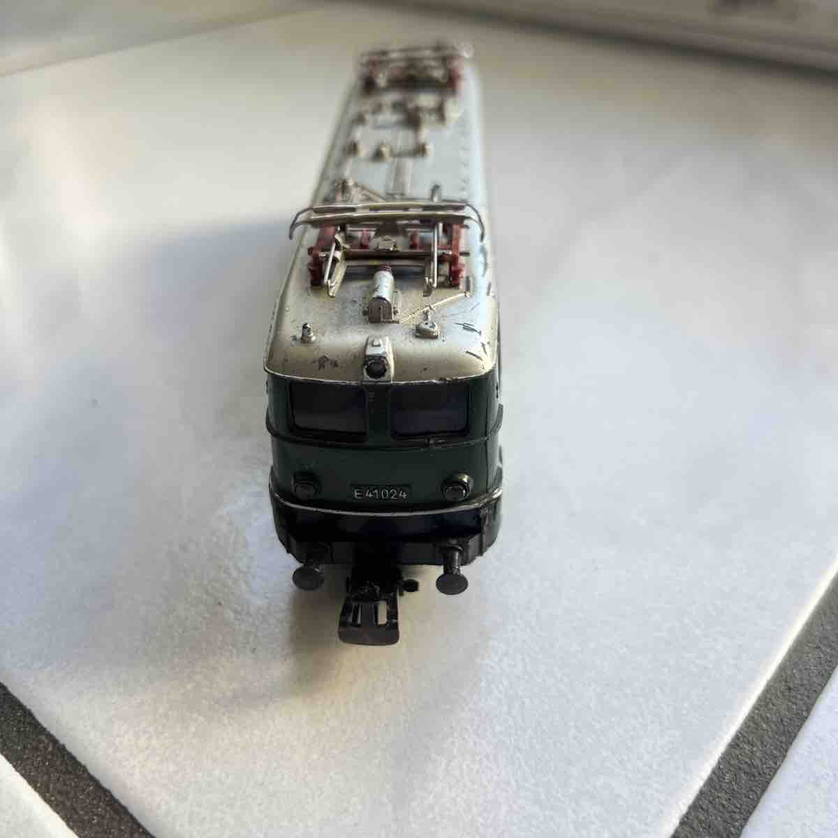 Märklin Modellini di ferrovie: Märklin Modellbahn Lokomotive E41 024 – Usato da Unterkulm venduto da Sita013 1