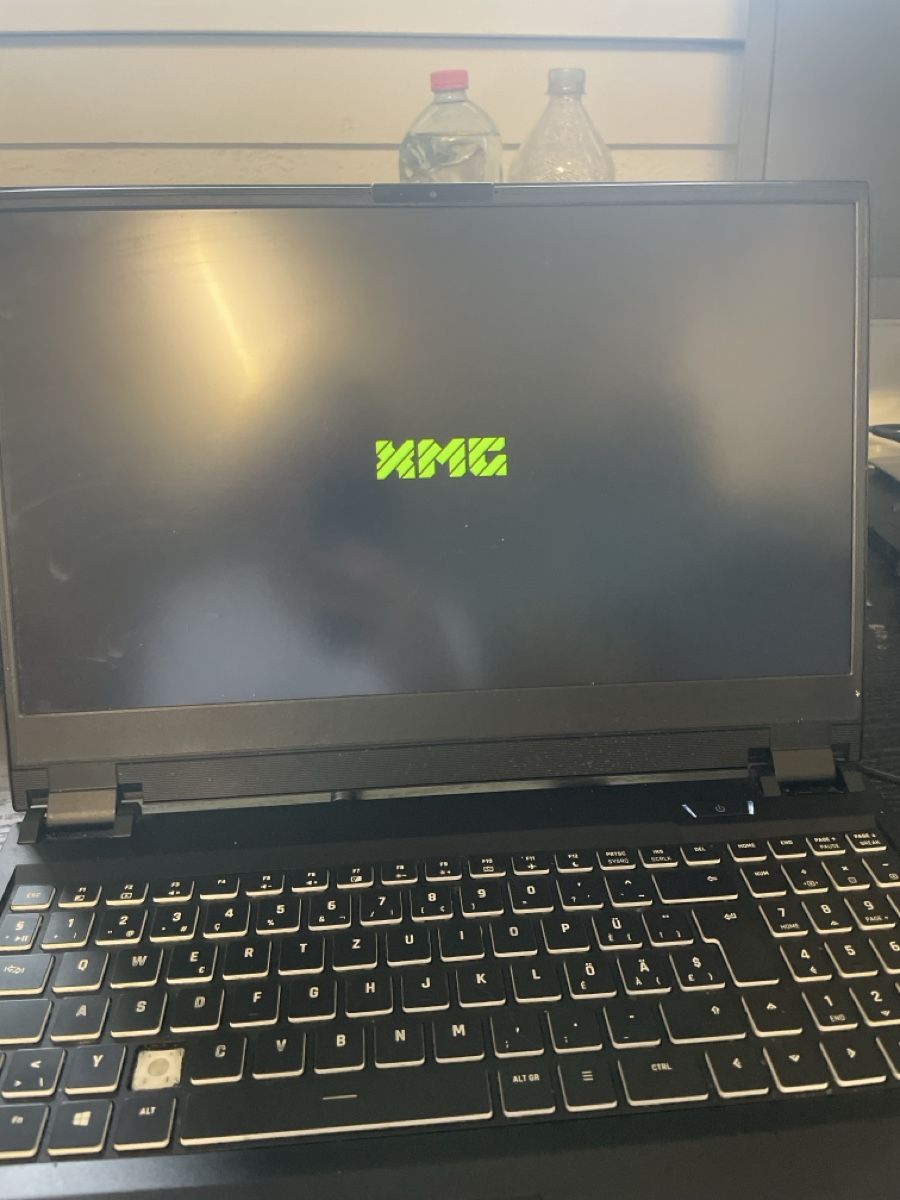 Notebook: Gaming Laptop XMG Bastler – Difettoso da Abtwil SG venduto da Kueng.MultiOutlet 3