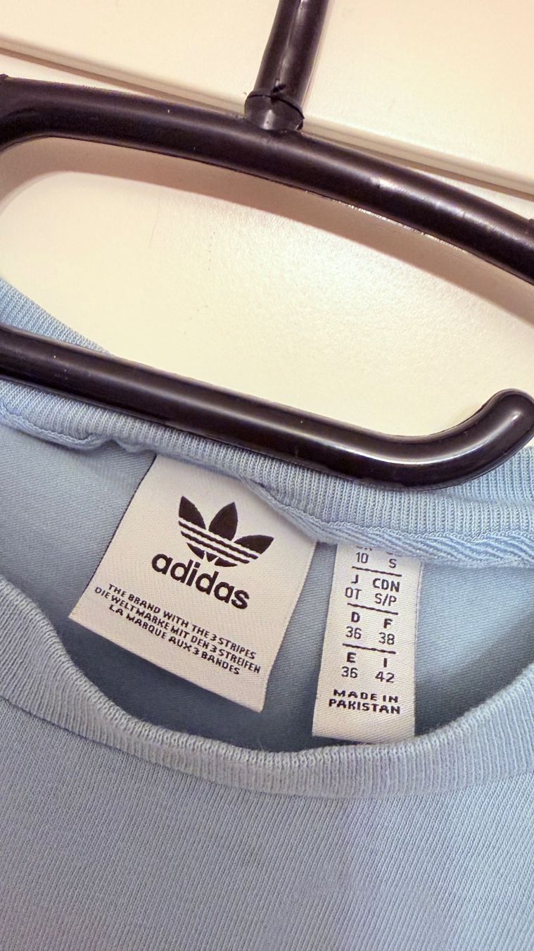 Adidas T-shirt: • Adidas T-Shirt • – Usato da Basel venduto da mendoza13 2