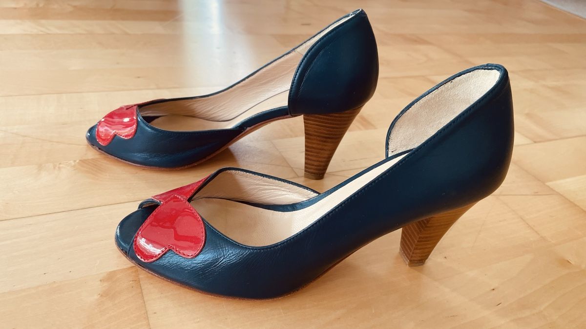 Damenschuhe: Chaussures coeur 35 – Gebraucht aus Liebefeld von fuoco-e-fiamma 1