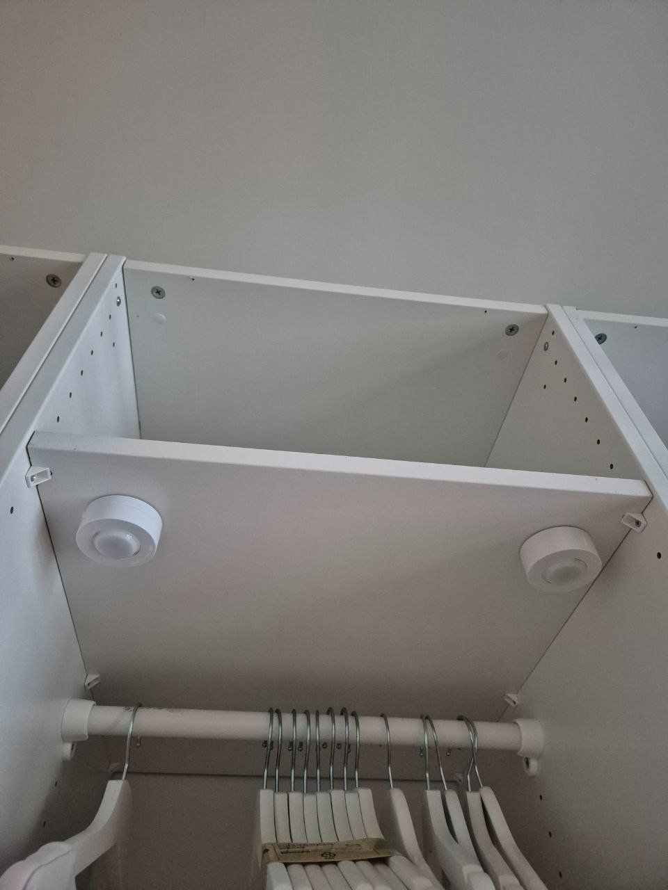 Armadi: Schrank Ikea ohne Türe, mit Lichtsystem – Usato da Zürich venduto da ste_s6bl 2